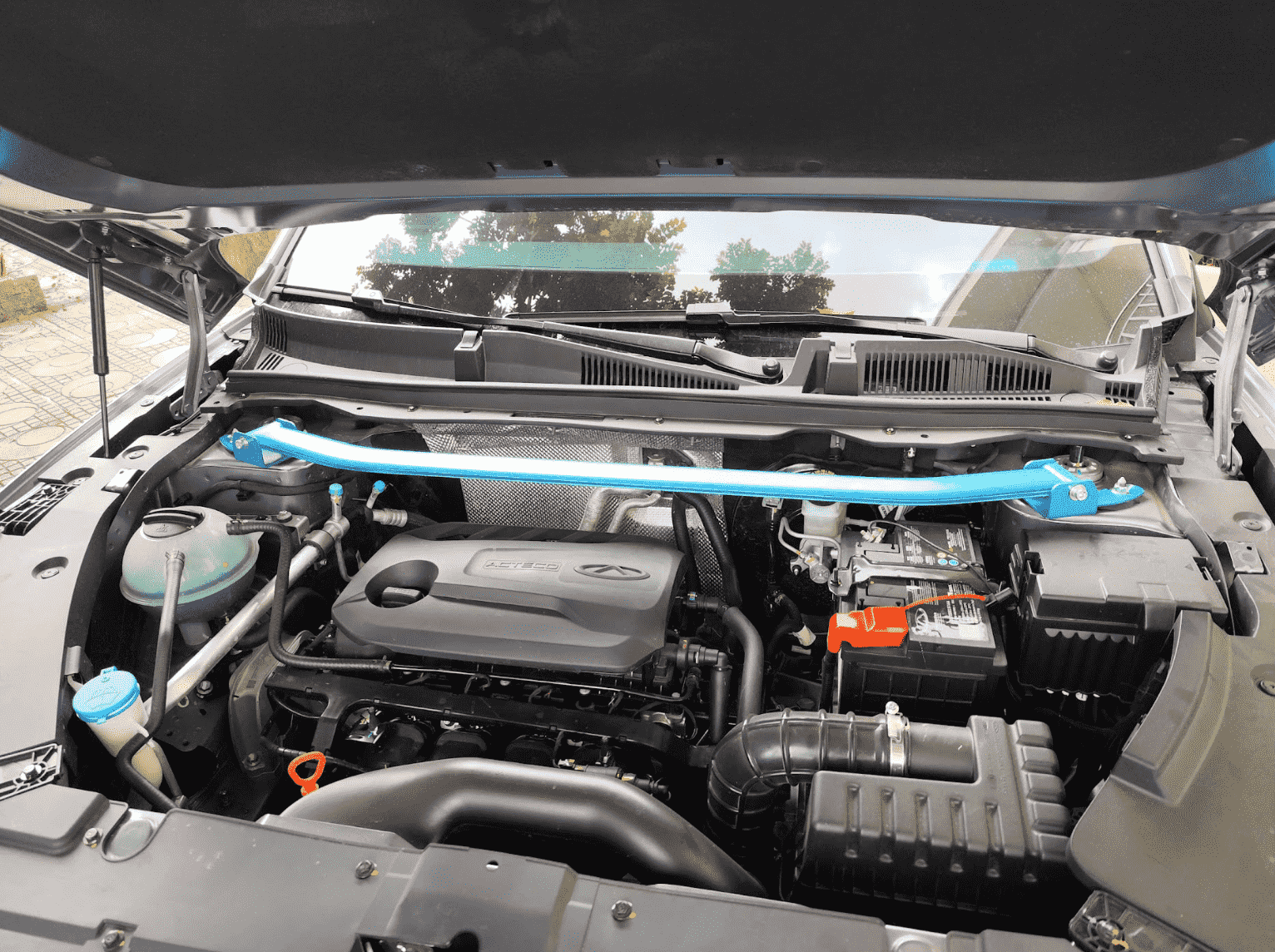 Xevaban.com ở 214 Giải Phóng là đơn vị chuyên cung cấp phụ kiện oto, đồ chơi oto, phụ kiện omoda c5, đồ chơi omoda c5, xevaban, 214 giải phóng, thanh giằng cân bằng omoda c5, thanh cân bằng omoda c5, thanh giằng khoang máy omoda c5.